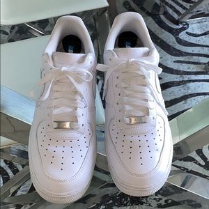 air force 1 white size 9.5 mens